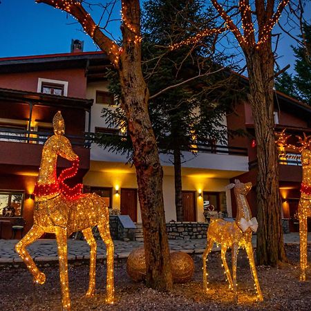 Mz Reindeer Hotel Kalivia  Exterior photo